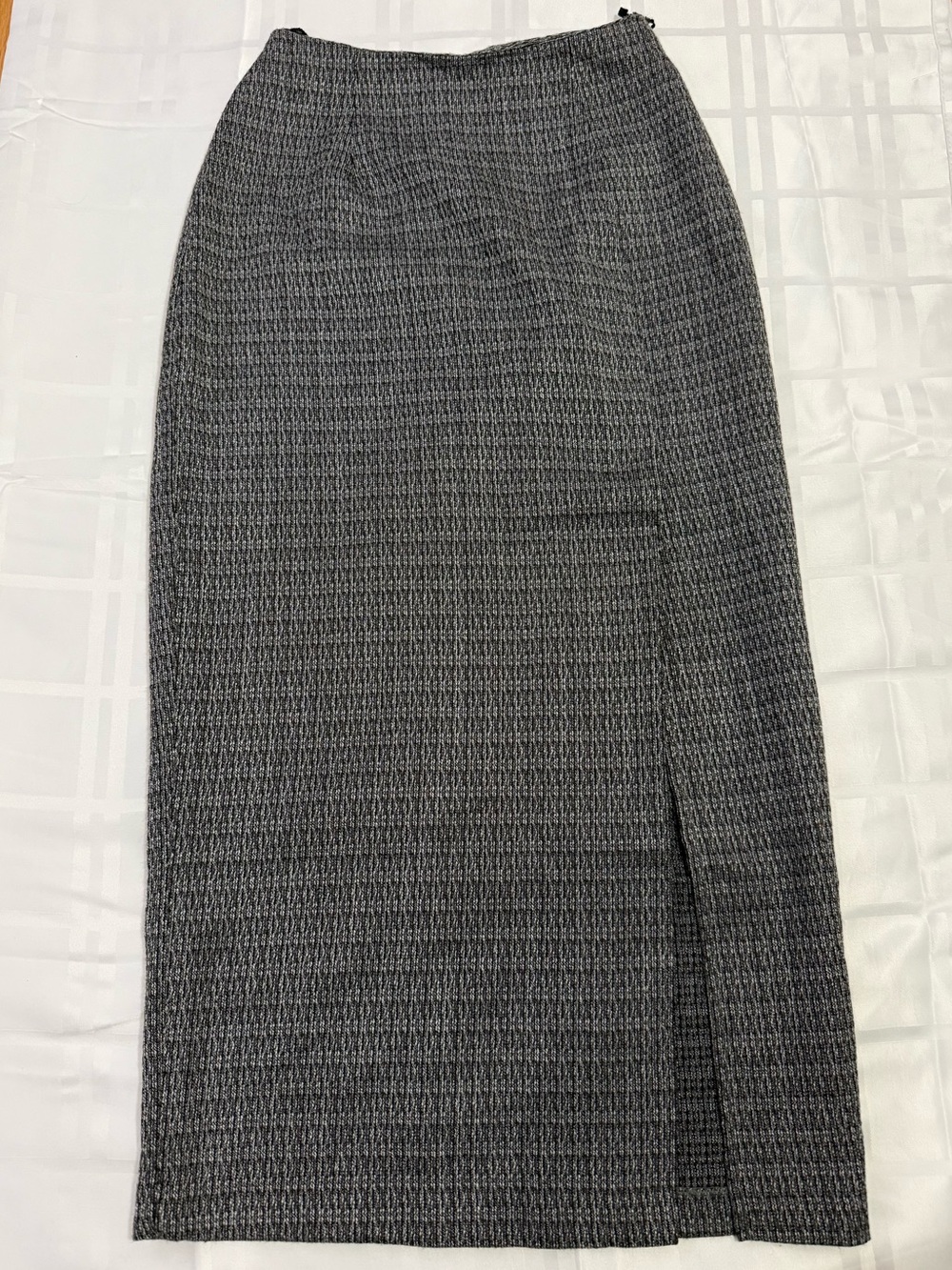 La Belle Fashions Classic Grey Textured Pencil Skirt - Women's